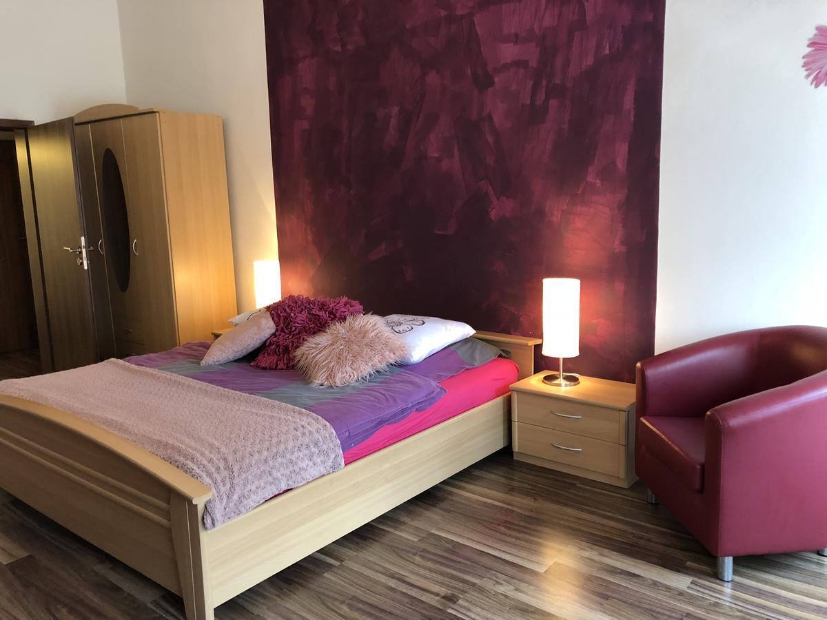 Apartmány Galeta Karlovy Vary Esterno foto